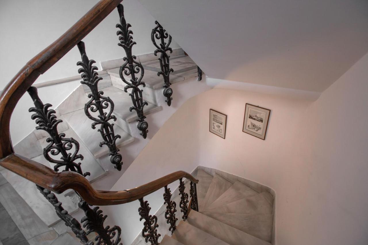 Neoclassical Apartment Close To Syntagma-Plaka By Ghh Atena Exterior foto